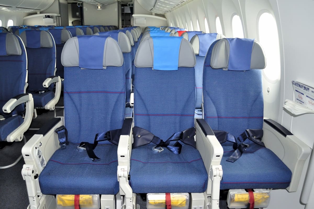 Empty Middle Seats - Interior of the New Boeing 787