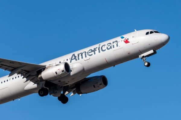 American Airlines prepares to land at McCarran International airport - Will American Airlines Hold Connecting Flights
